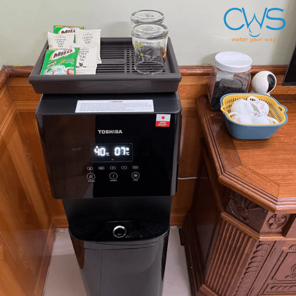 Hình Lắp Đặt Thực Tế Máy Làm Nước Nóng Lạnh Toshiba RWF-W1830BV