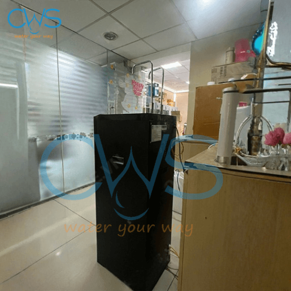 Lắp Đặt Thực Tế Máy Lọc Nóng Lạnh Philips ADD8912/74 Trong Công Ty