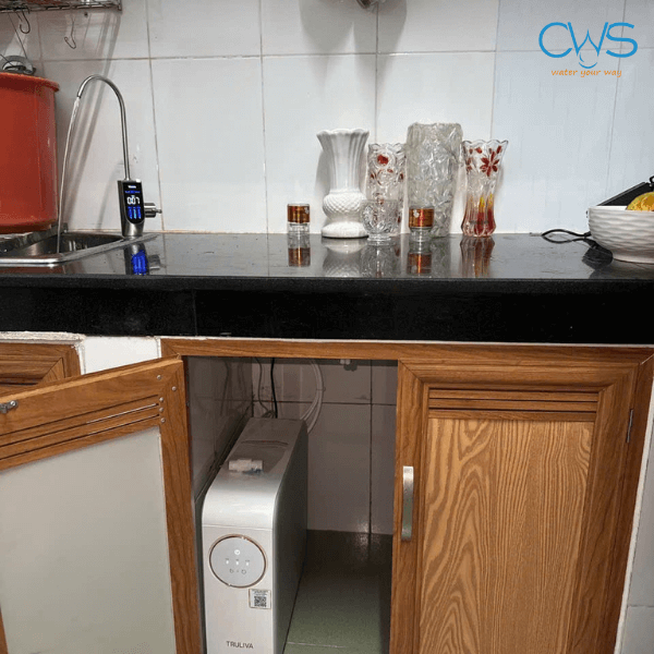 Lắp đặt thực tế máy lọc nước Truliva UR5676 tại nhà khách hàng