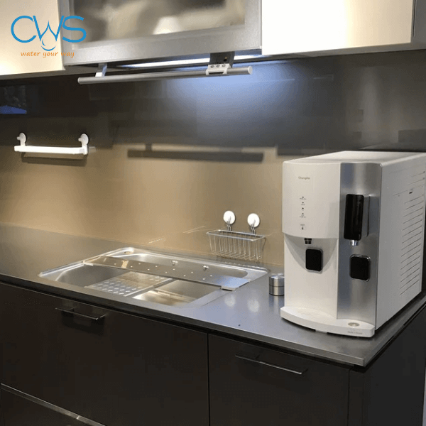 Máy lọc nước Chungho Tiny 300 UV tối ưu không gian bếp nhỏ gọn