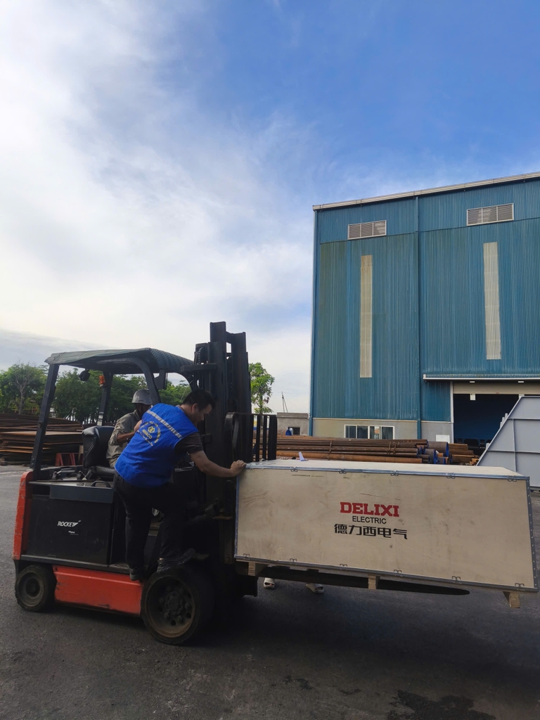 bien-tan-delixi-710-kw