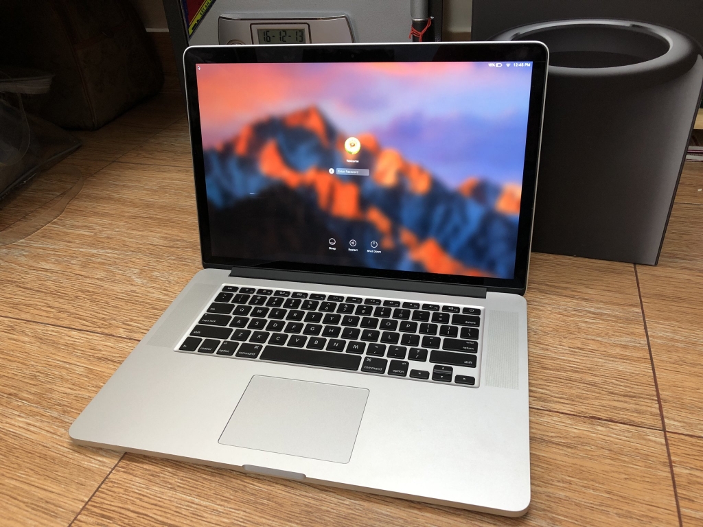 Macbook Pro 2015 13 inch (Core i5 / RAM 16GB / SSD 240GB / 13.3 inch 2K /  Mac OS) - Like New / 1Yrs Pro