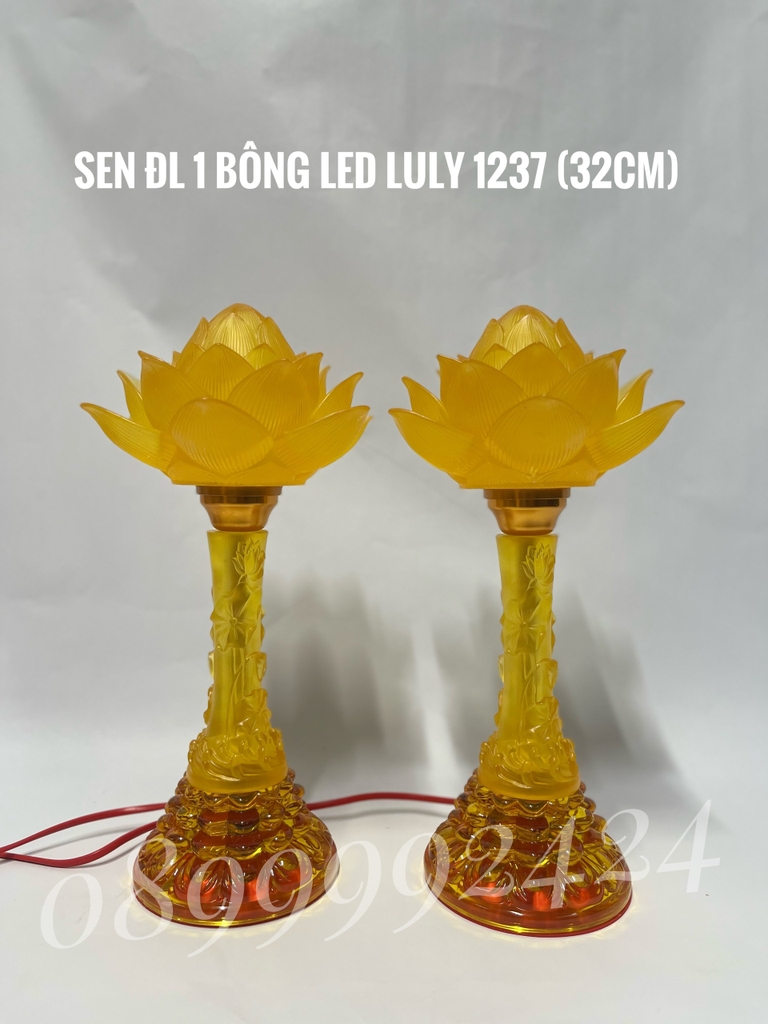 ĐÈN THỜ PHA LÊ - LƯU LY 1237 CAO 32CM