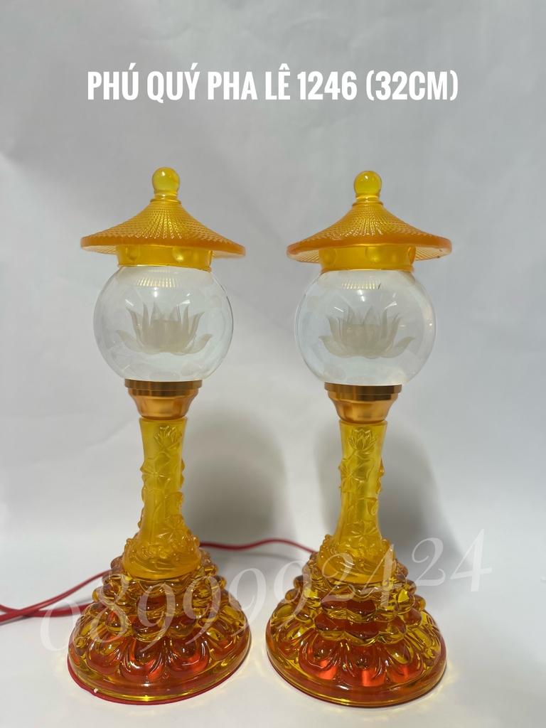 ĐÈN THỜ PHÚ QUÝ PHA LÊ - LƯU LY 1246 32CM GIÁ BÁN 1 CẶP