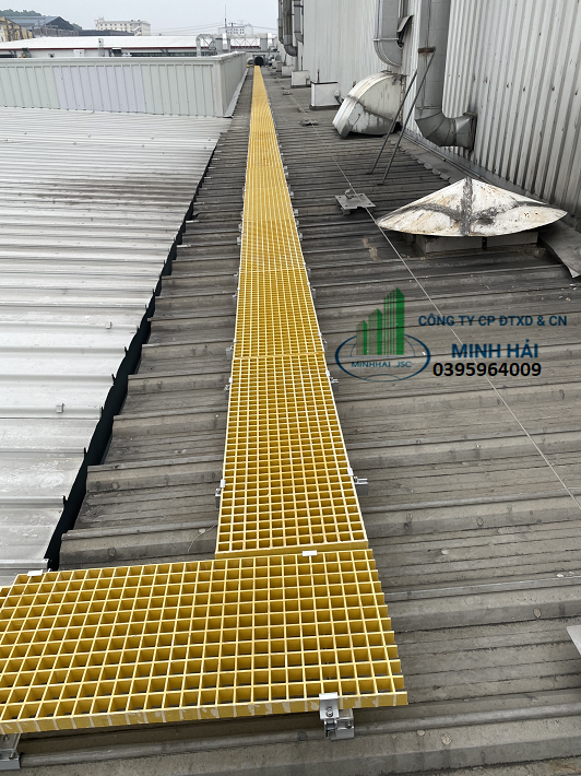 ung-dung-san-thao-tac-nhua-khang-hoa-chat-frp-2