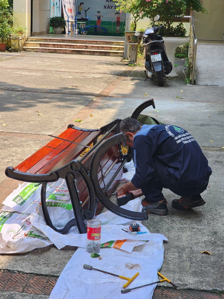 Ghế gang trường học ngoài trời bền đẹp cho năm học mới