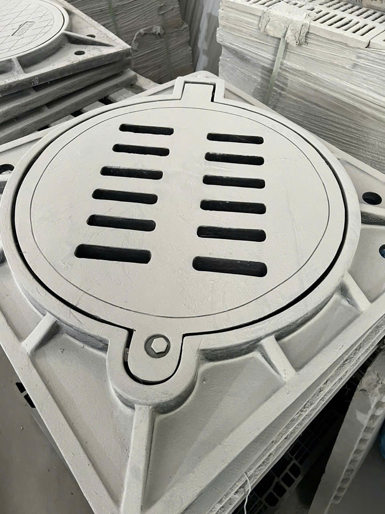 Nắp rãnh thoát nước bằng composite Minh Hải nhẹ bền chống ăn mòn