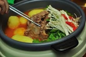 Lẩu khoai tây Gamjatang - Hàn Quốc