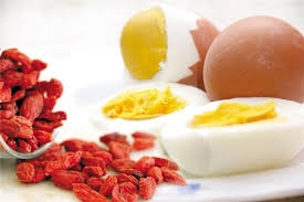 Món ăn từ trứng gà, kỷ tử giúp quý ông sung mãn