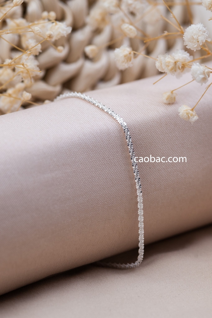 Lắc chân bạc ta sợi xoắn chập Cáo Bạc - fashion jewelry bạc ta 
Bạn đang tìm kiếm một phụ kiện thời trang bạc ta độc đáo? Vậy thì đừng bỏ lỡ cơ hội sở hữu ngay bộ lắc chân bạc ta sợi xoắn chập Cáo Bạc, tạo điểm nhấn cho mọi bộ trang phục của bạn.