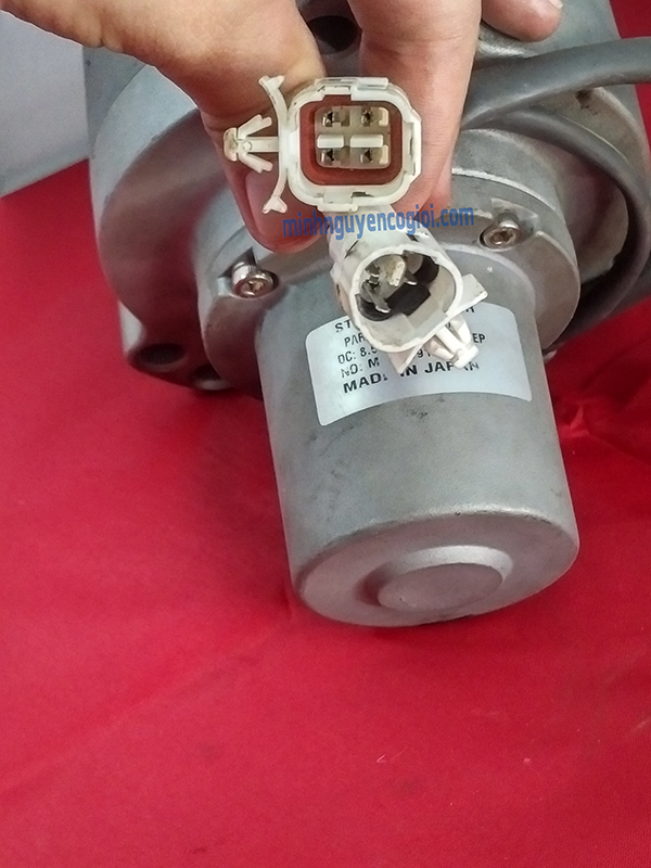 Mô Tơ Ga Kobelco SK200-3 | 2406U197F4, KP56RM2G-004, FD10222009