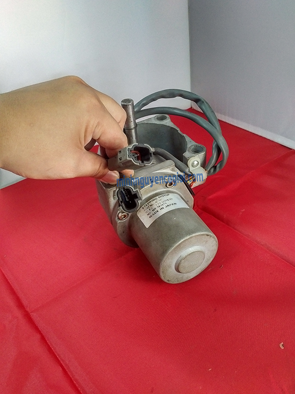 Motor ga máy xúc HITACHI  EX200-5, EX200-6, ZX200, Zax220-5/ 4360509, 4614911