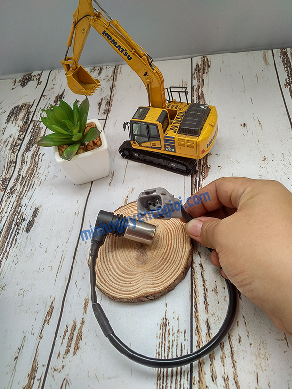 Cảm biến vị trí trục khuỷ 029600-1290 8-97306113-1