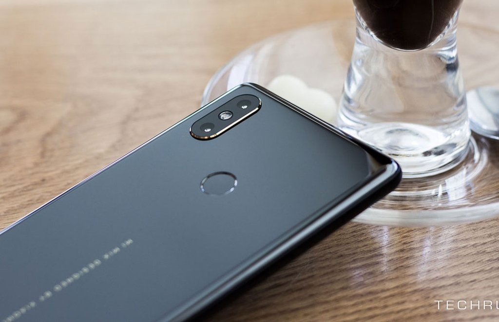 xiaomi-mi-mix-3-se-co-gia-tu-12-trieu-vnd-ra-mat-thang-9-co-ca-ban-cao-cap-ferra