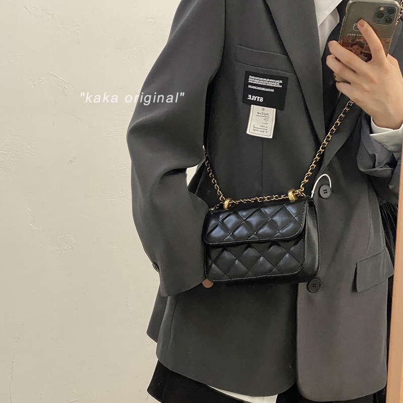 Ví dây xích 2 cách đeo phong cách Chanel