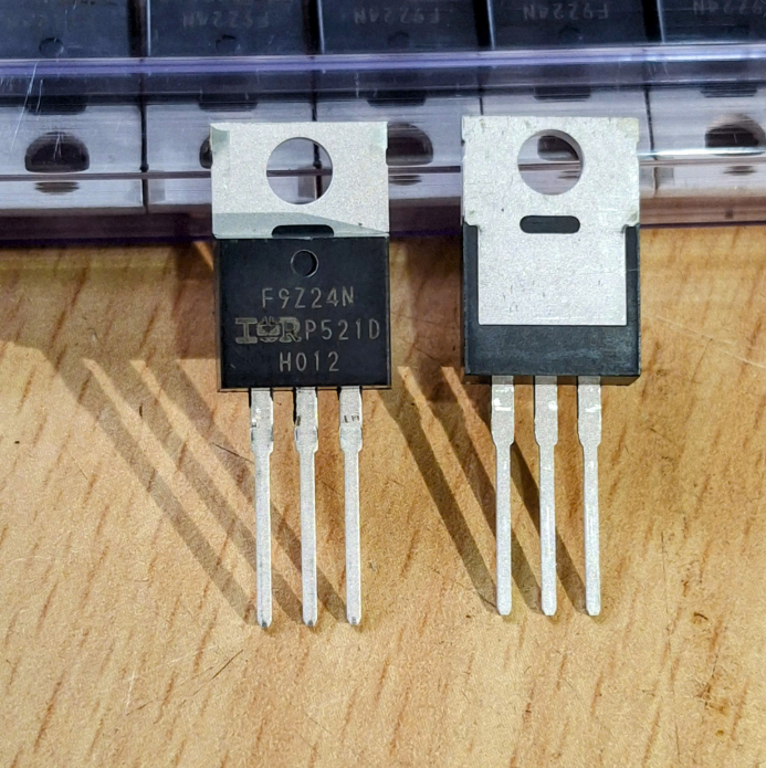 IRF9Z24 MOSFET P-CH 12A 55V TO220 Chính Hãng