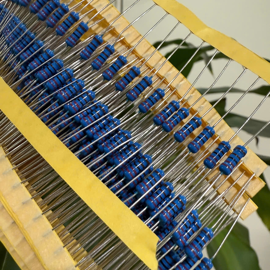 Điện Trở 1/2W 2.2K 2K2 1% 5 Vạch Màu Chân Đồng (Dây 100 Chiếc)