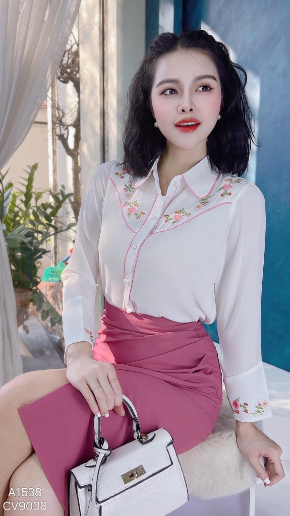 Áo Sơ Mi Thêu Hoa Viền Màu A1538