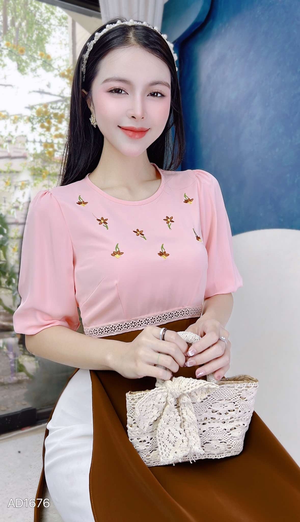 Áo Dài Hoa Thêu Nối Eo AD1676 (áo lẻ)