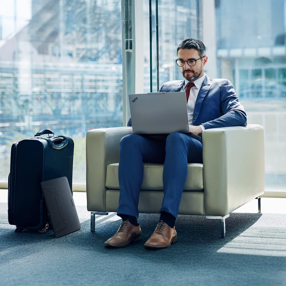 Laptop LENOVO ThinkPad X9-14 Gen 1 Aura Edition 21QA006GVN (Ultra 5 228V, Intel Arc Graphics, RAM 32GB LPDDR5X, SSD 1TB, 14 Inch OLED WUXGA 60Hz 100% DCI-P3, Win 11 Pro)