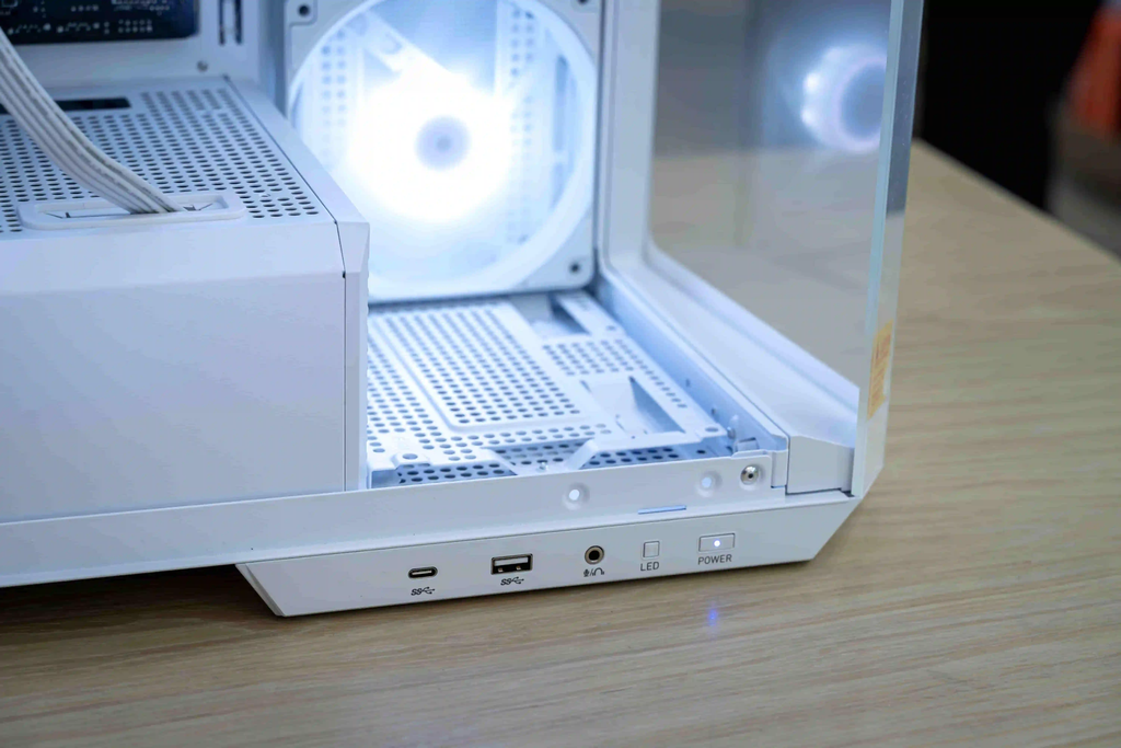 PC MSI i5K-5070 White ( i5-14600K, RTX 5070 OC 12GB, Ram 32GB DDR5, SSD 1TB, 850W )