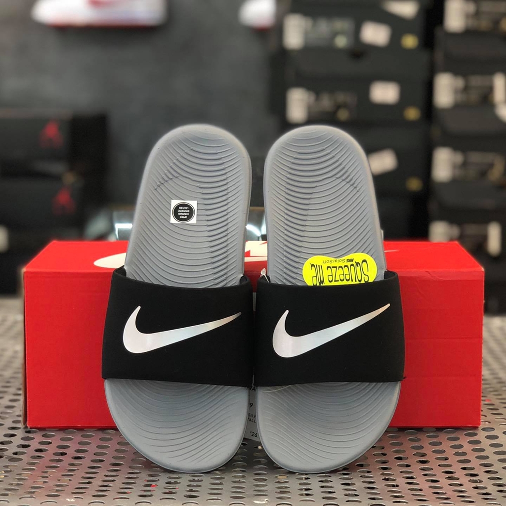 NIKE GS KAWA SLIDE 'BLACK METALLIC SILVER' - 819352009