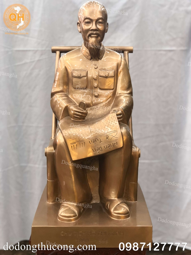 TƯỢNG BÁC HỒ NGỒI ĐỌC BÁO ĐỒNG ĐỎ CAO 60CM