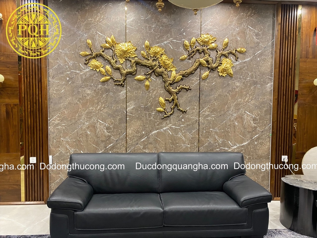 TRANH HOA ĐÀO KÍCH THƯỚC 2,5X1,34M DÁT VÀNG 9999 ĐIỂM NỤ VÀ HOA ĐỒNG