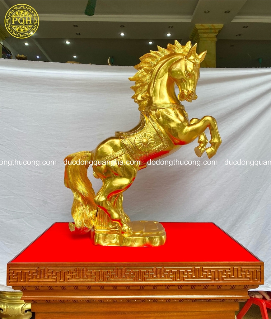 TƯỢNG ĐỘC MÃ CHẤT LIỆU ĐỒNG ĐỎ DÁT VÀNG 9999 CAO 90CM