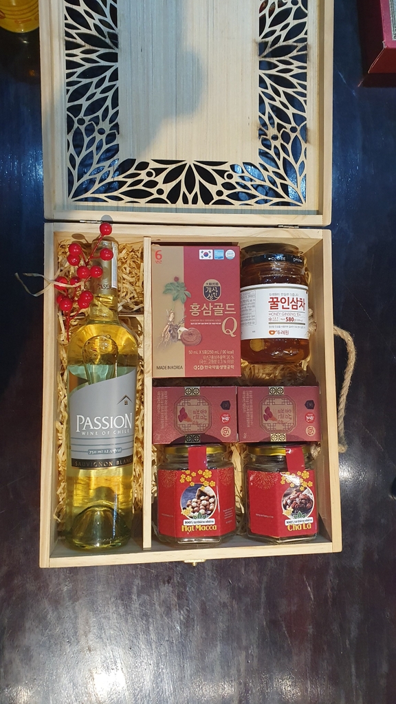 Hộp quà tặng tết Bàu Bàng với nhiều thành phần cao cấp