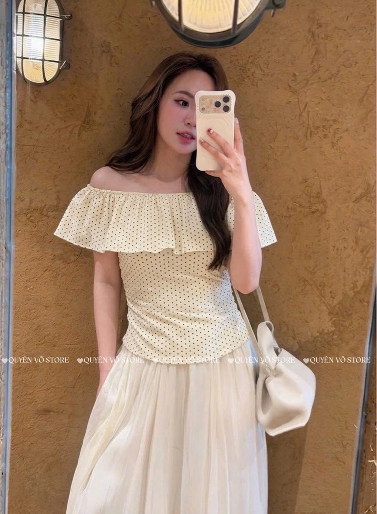 Áo thun trễ vai nhún eo