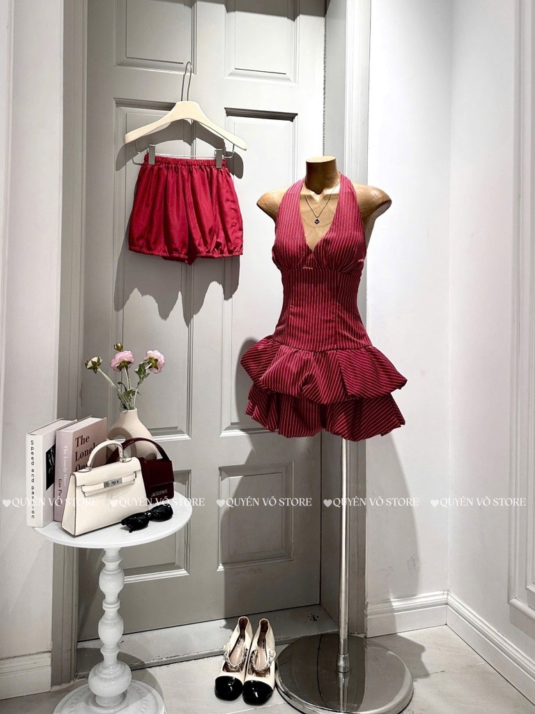 Đầm yếm kẻ sọc