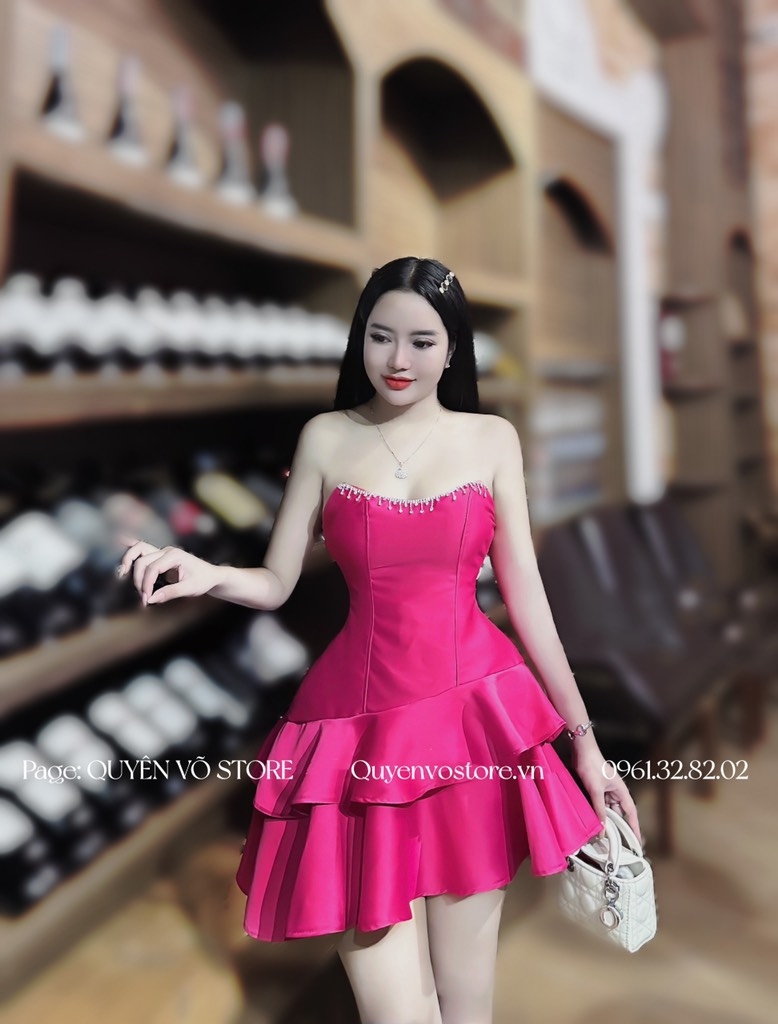 Đầm cúp ngực đính đá - S