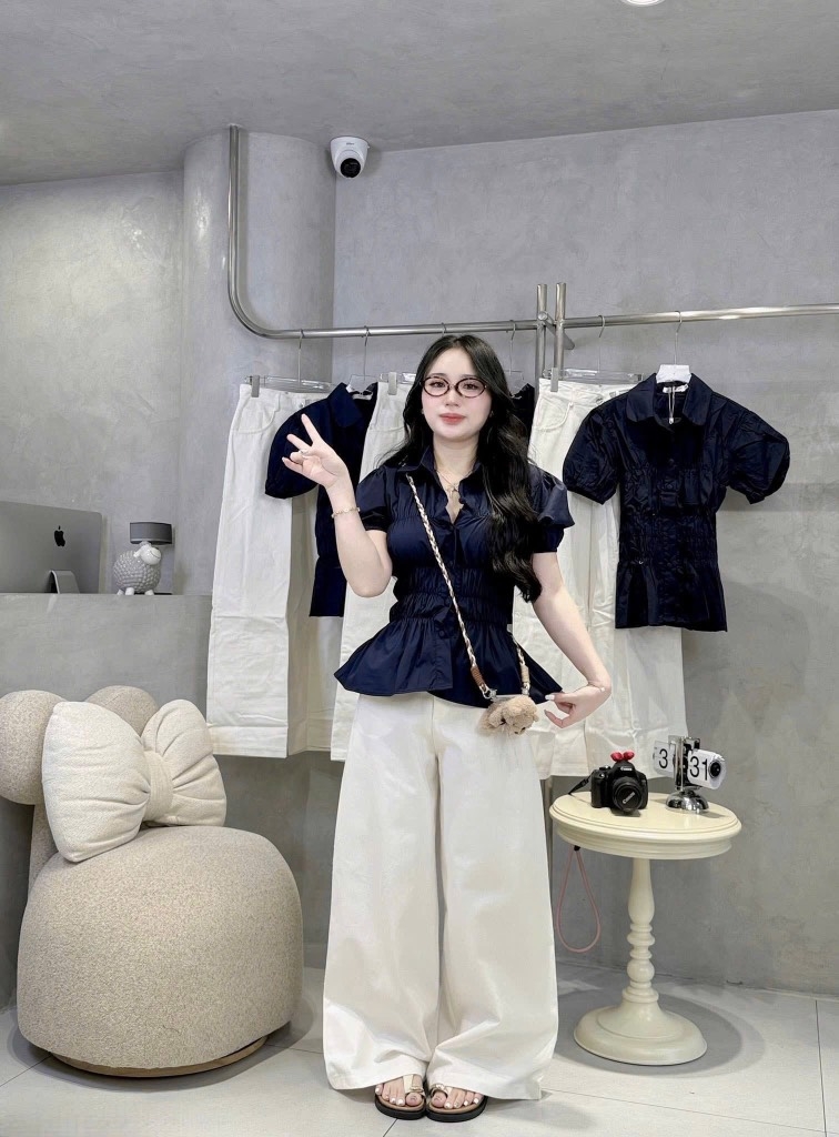 Set áo nhún xanh đen quần jean trắng