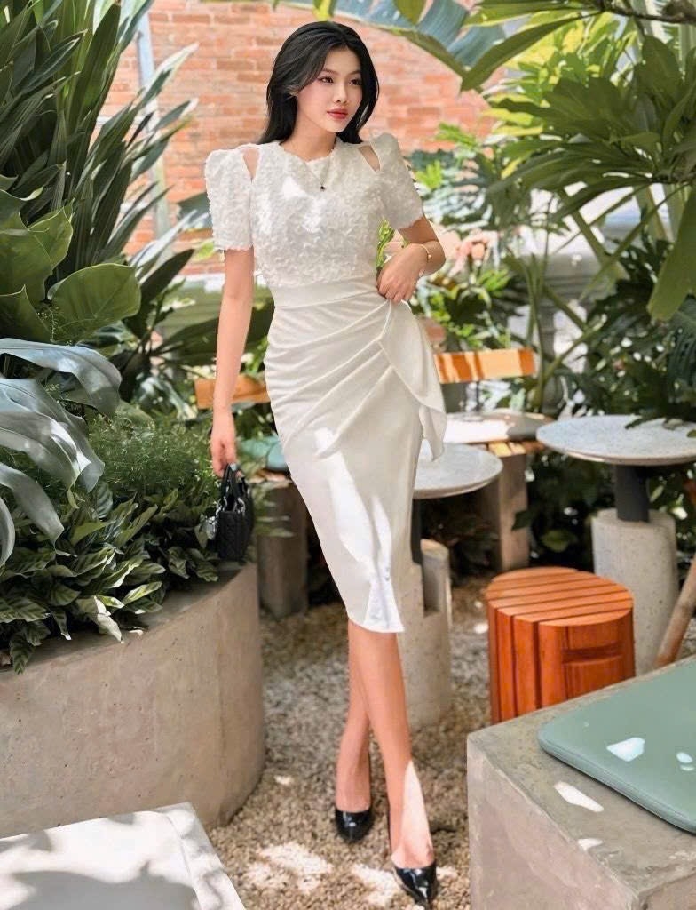 Đầm lụa phối ren hở vai