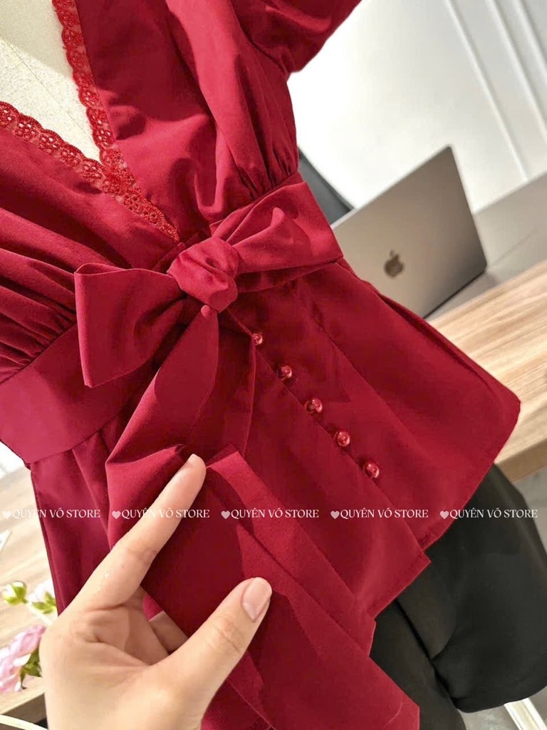 Set đỏ cổ V nơ ngực x short đen