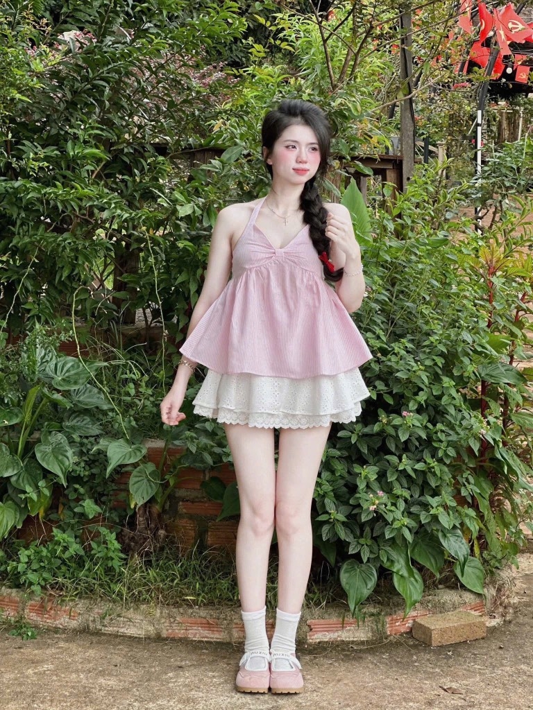 Set áo peplum sọc hồng cổ yếm chân váy xòe