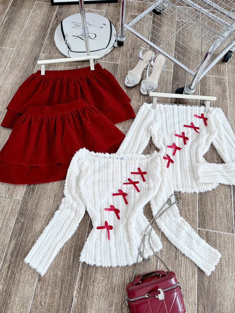Set áo len lông bẹt vai đính nơ chân váy nhung
