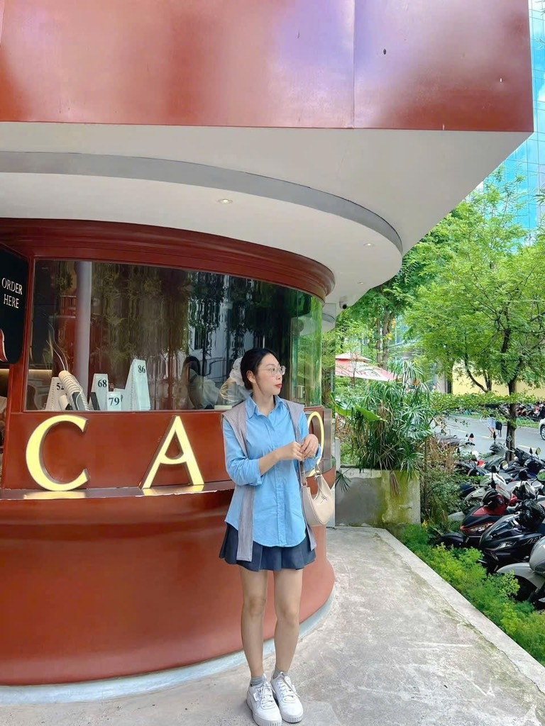 Set sơ mi xanh x choàng cổ x chân váy xếp ly