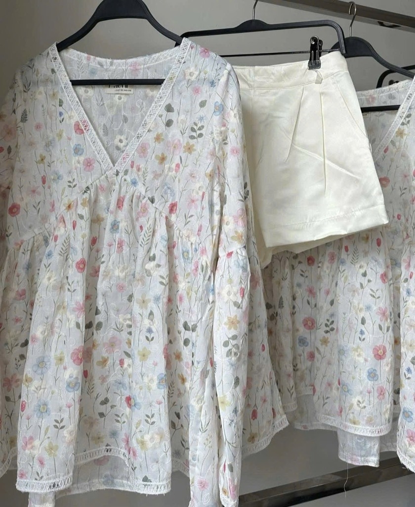 Set Babydoll hoa cổ V tay loe