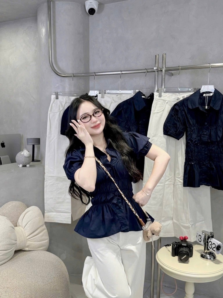 Set áo nhún xanh đen quần jean trắng