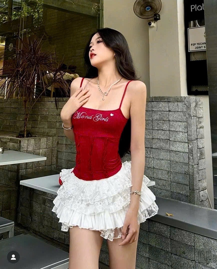 Set áo 2 dây đỏ thêu chân váy phối ren 4 tầng
