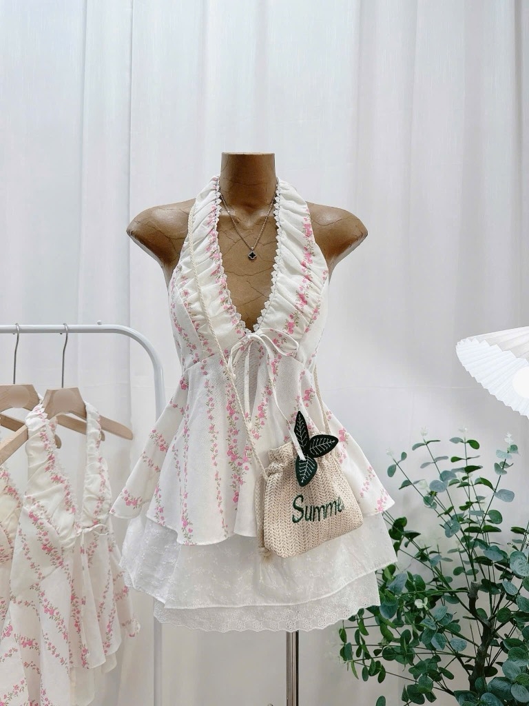 Set áo hoa cổ yếm chân váy ren