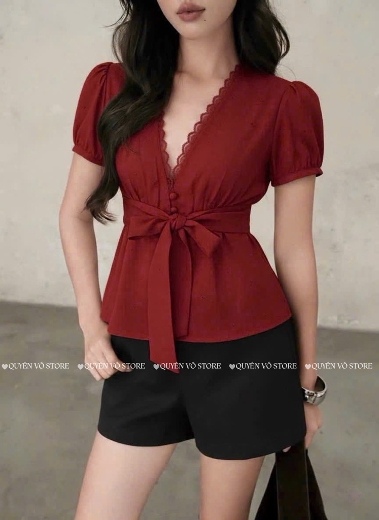 Set đỏ cổ V nơ ngực x short đen