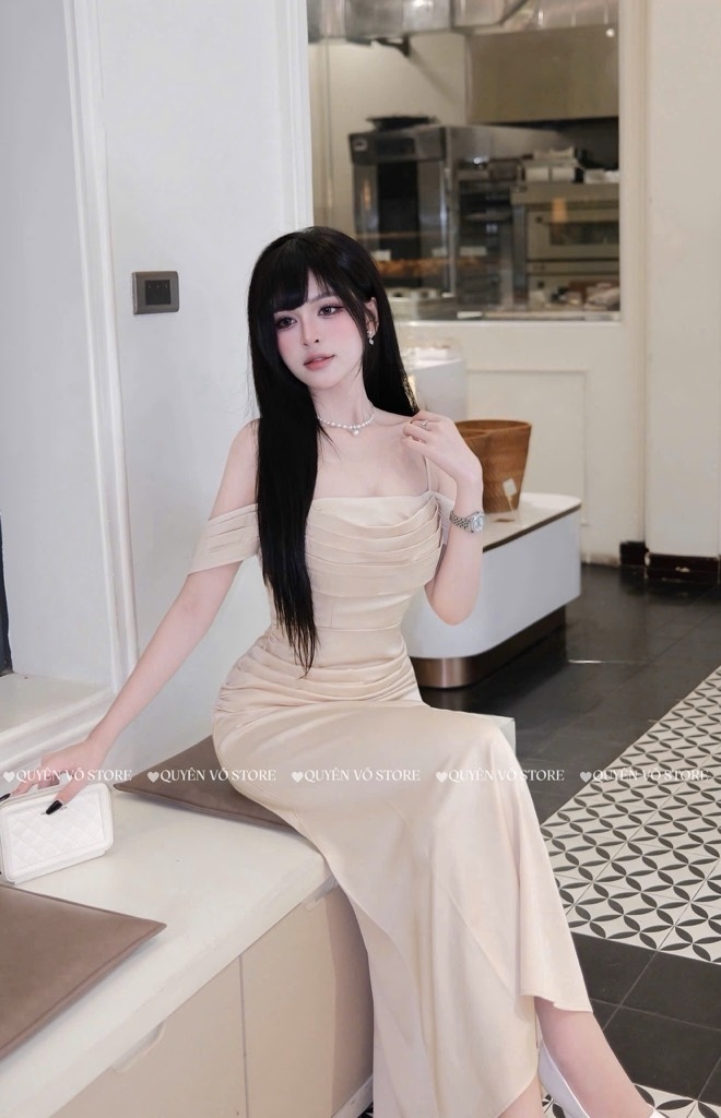 Đầm lụa 2 dây trễ vai - Kem
