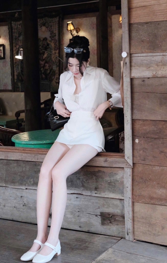 Set áo sơ mi trắng - bra ren