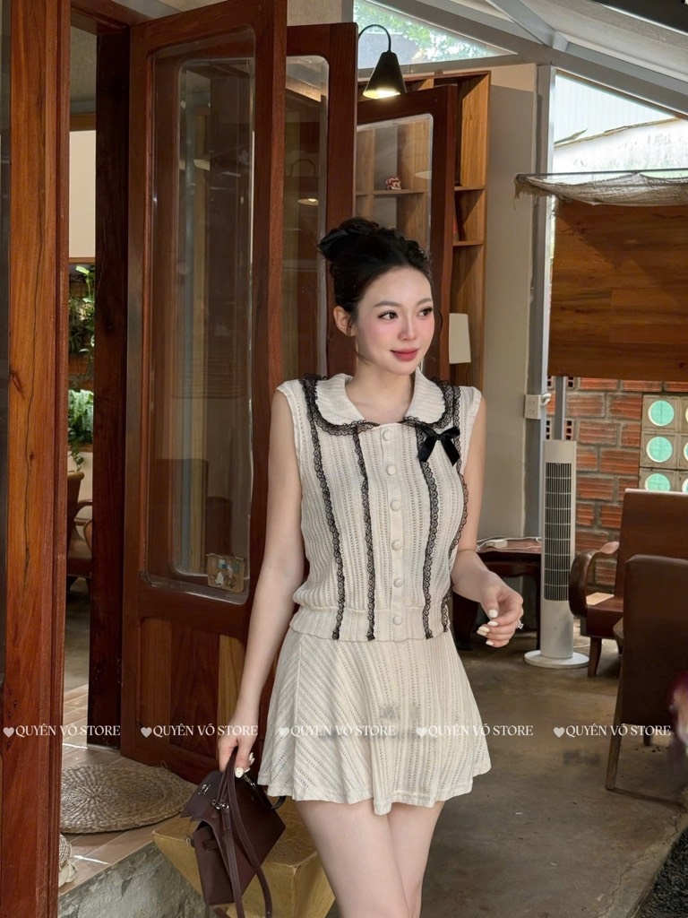 Set áo cổ sen kẹp ren - 545 - Đen