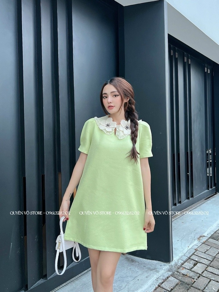 Đầm suông cổ bèo trắng đính hoa - M