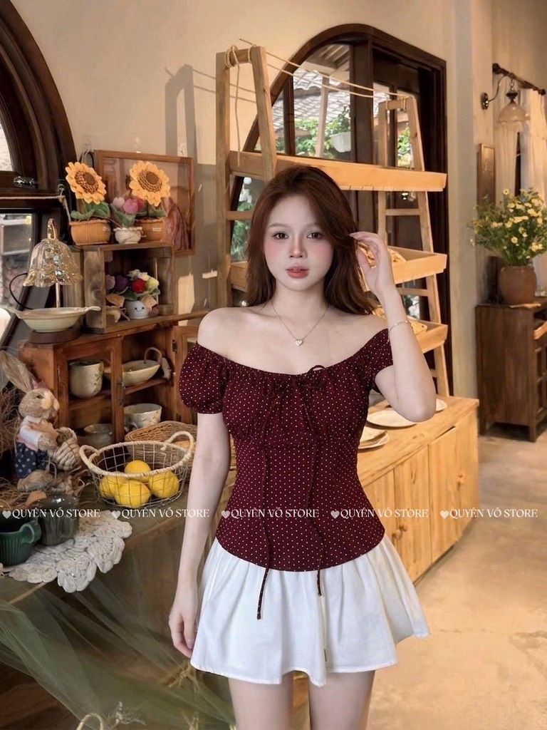 Áo thun cổ u chun chấm bi