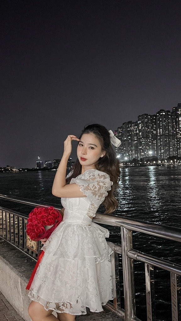Đầm ren hoa cột lưng - S
